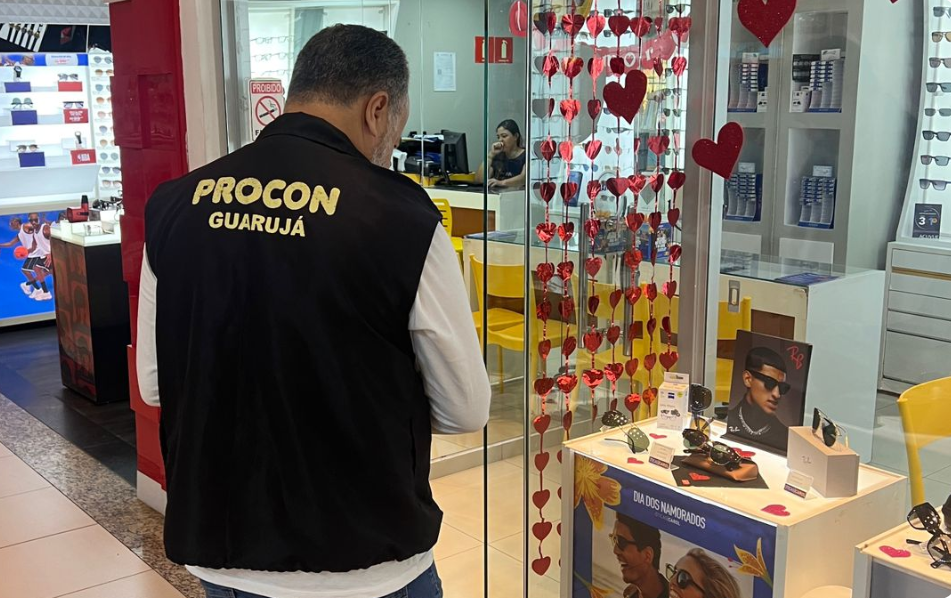 Dia dos Namorados seguro: Procon Guarujá verifica qualidade e preços em lojas