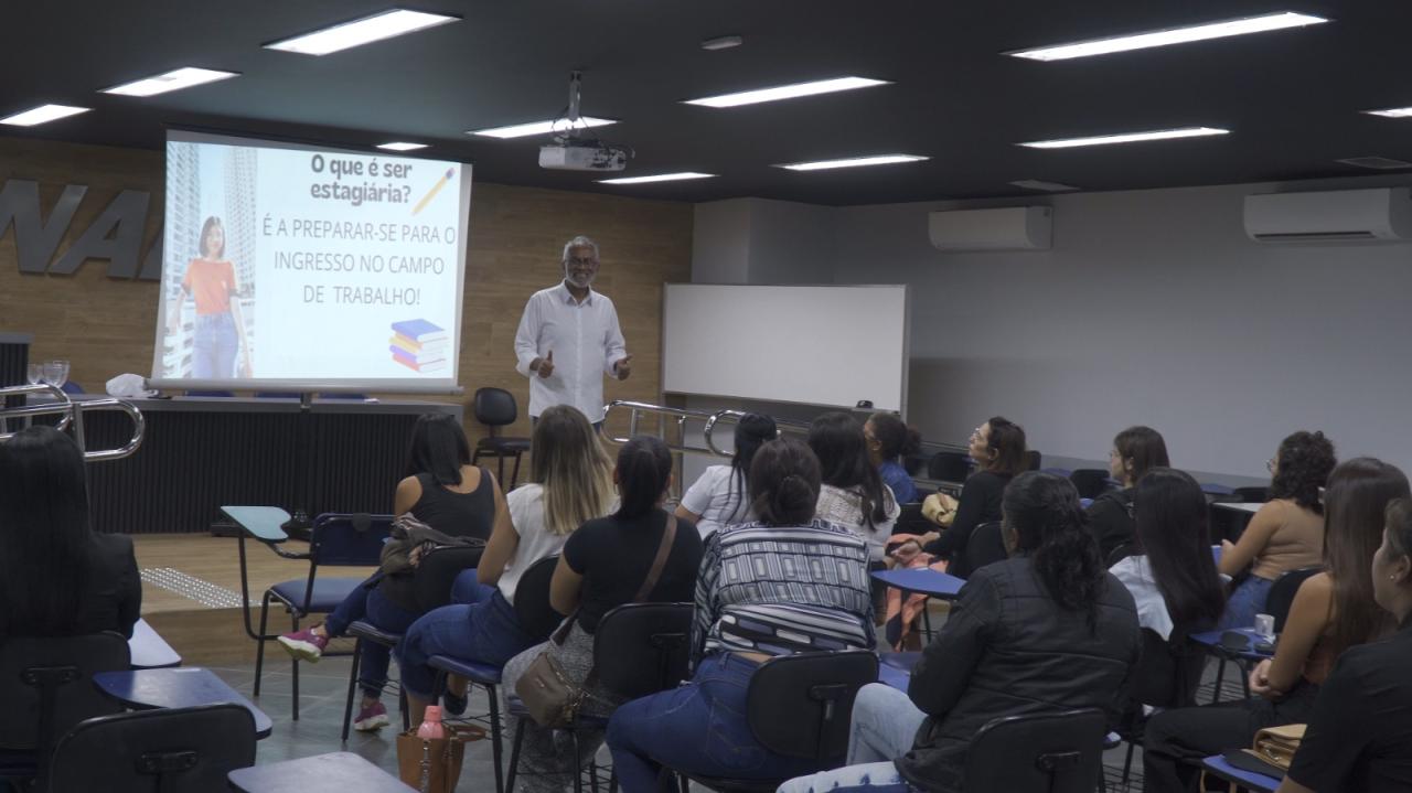 Guarujá recebe estudantes do Programa Bolsa Estágio do Ensino Médio
