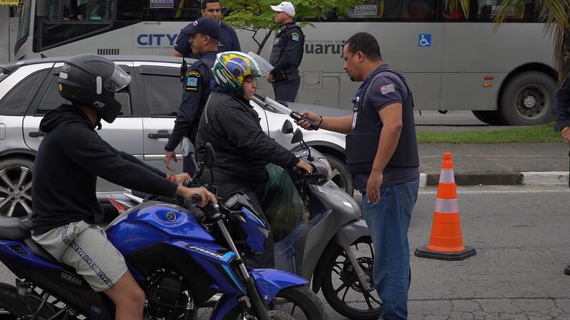 Operação Trânsito Seguro em Guarujá realiza 686 testes de bafômetro