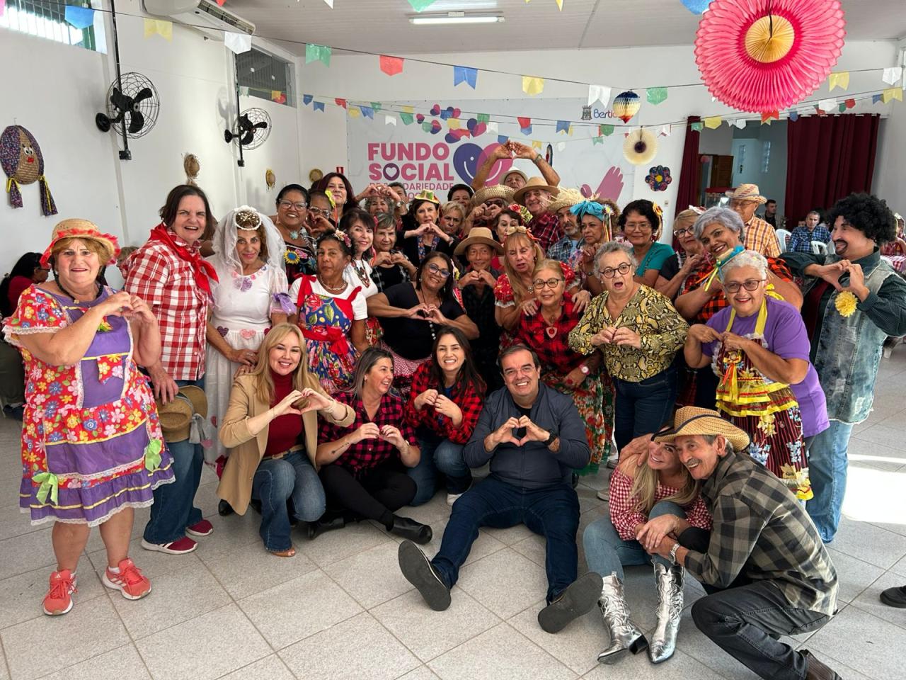 Arraiá do Amor agita a melhor idade no Fundo Social de Bertioga
