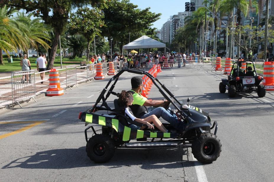 Avenida da praia de Santos terá trecho reservado ao lazer nos domingos