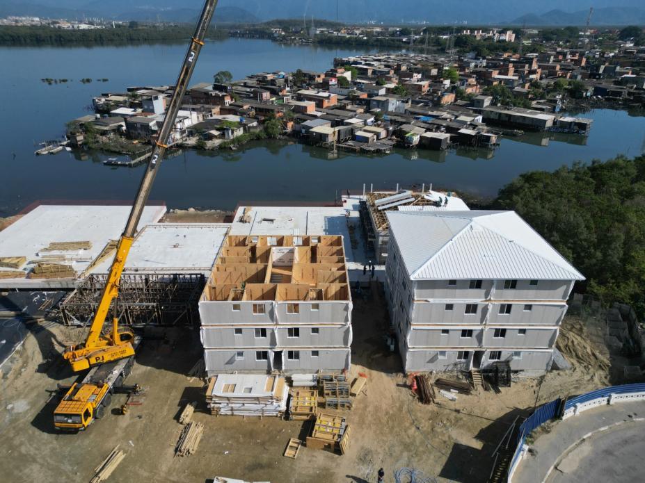 Parque Palafitas, em Santos, é exemplo de moradia com dignidade em evento
