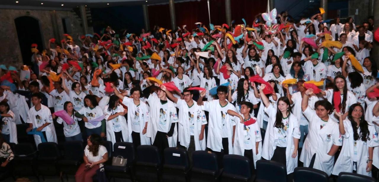 Santos Jovem Doutor forma mais 150 alunos e anuncia tema para o próximo ano