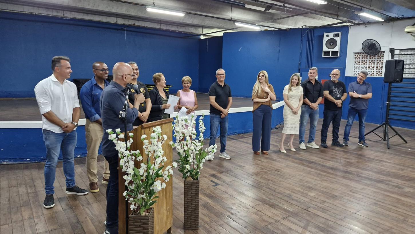 Guarujá entrega 107 títulos de legitimação fundiária na Vila Funchal I