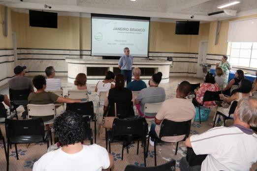 Jornada de Saúde Mental e trabalho promove trocas entre servidores em Santos