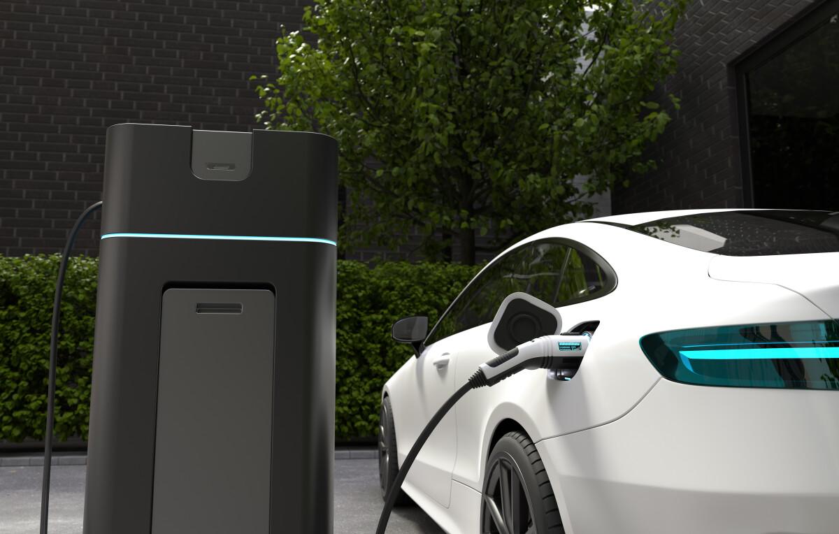 Carregar o carro elétrico todo dia estraga a bateria? Saiba quais são os mitos e verdades